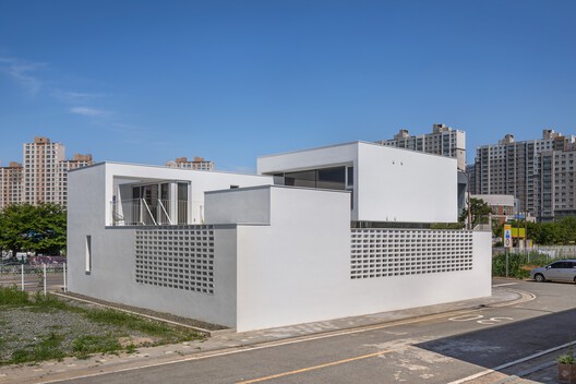 Naju White House / PLAN Architects office - Exterior Photography, Facade, Concrete, Balcony