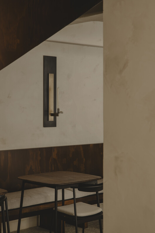 Restaurante SAVVIA /  WORC - Fotografía interior, Madera, Concreto