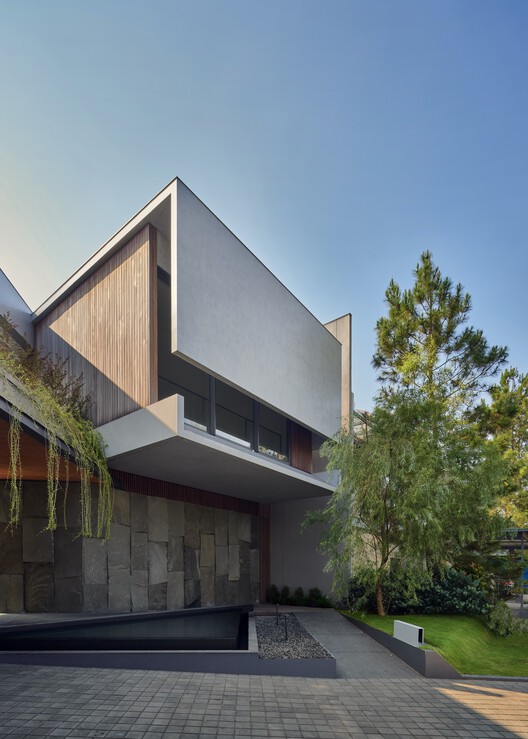 Atarashii House / Rakta Studio - Exterior Photography, Courtyard