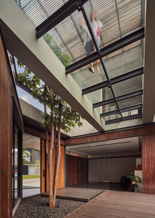 Atarashii House / Rakta Studio - Interior Photography, Courtyard, Beam