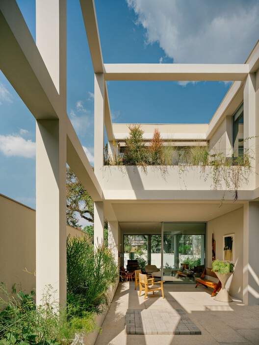 Casa Atlántico / Felipe Hess Arquitetos - Foto 2 de 26