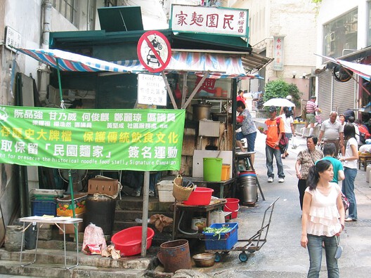 Scroll & Stroll: cómo las redes sociales están reescribiendo el turismo cultural arquitectónico - Imagen 6 de 9