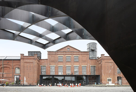 Día Mundial de la Arquitectura 2025: cómo diseñar para ser fuertes en tiempos de crisis - Imagen 2 de 25