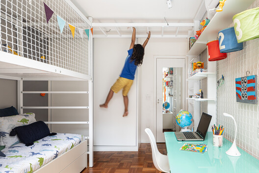 Casa FP / Estúdio Cacau - Fotografía interior, Dormitorio, Camas, Estanterías