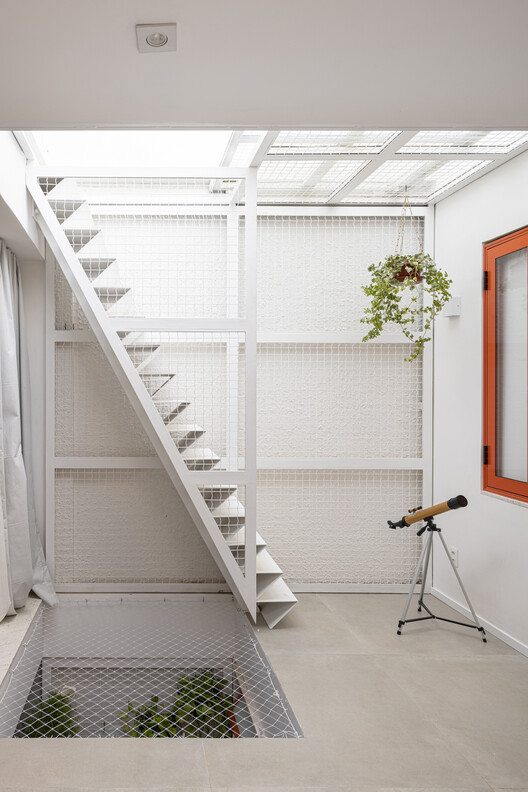 Casa FP / Estúdio Cacau - Fotografía de interiores, madera, escaleras, barandillas