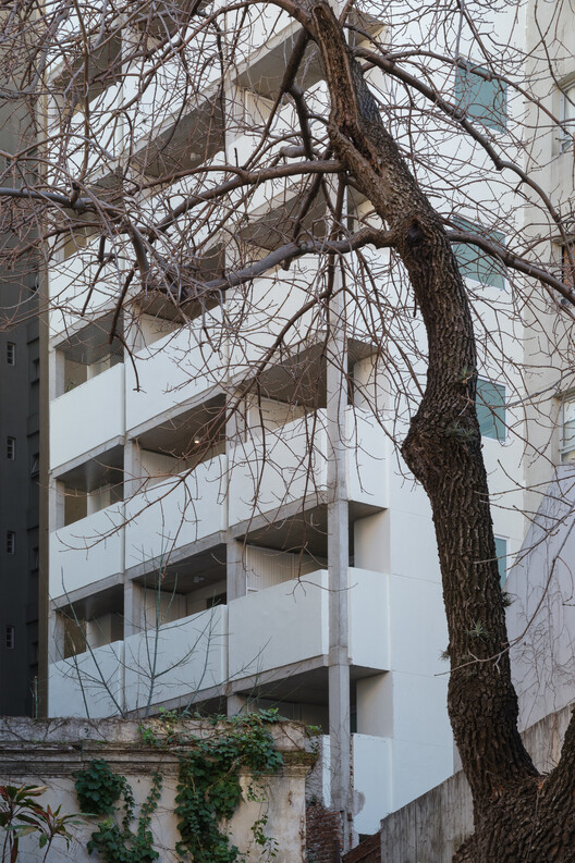 Edificio de Vivienda Colectiva 2636 flats / A3 Luppi Ugalde Winter - Fotografía exterior