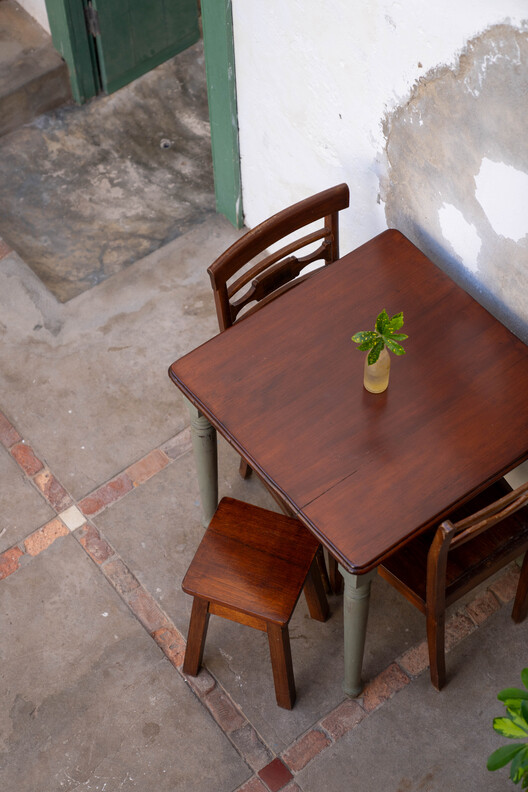 Casa Sodade / estudio treze. - Fotografía interior, Madera, Mesas, Sillas