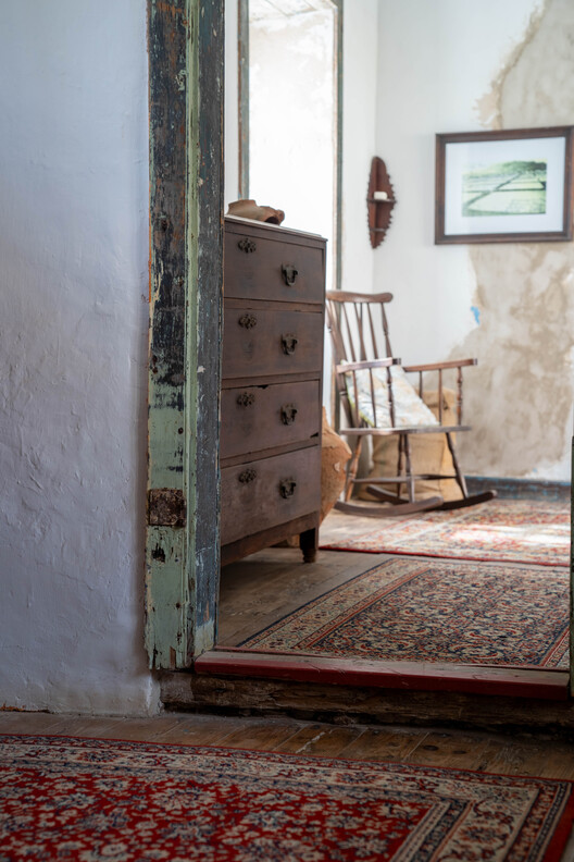 Casa Sodade / estudio treze. - Fotografía exterior, Madera, Sillas