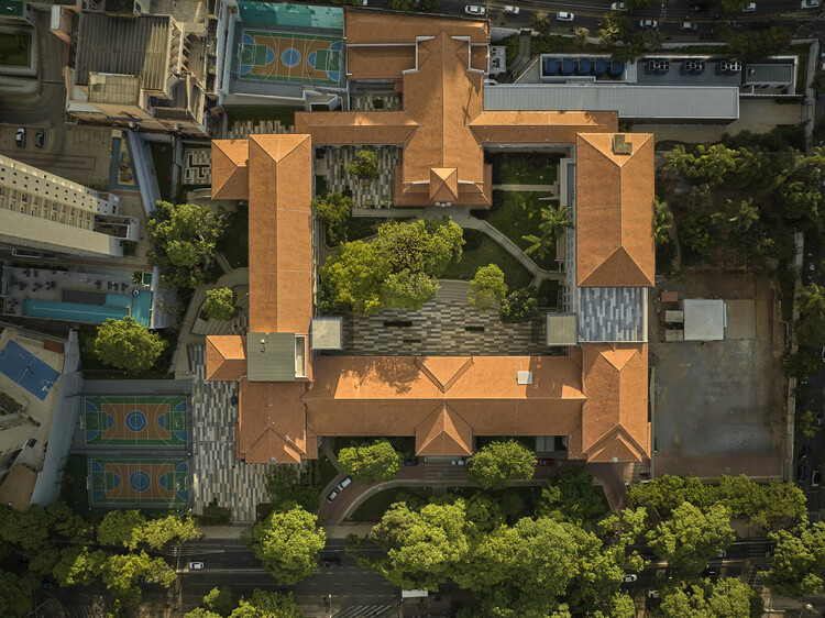 Colégio Bernoulli Cidade Jardim / BCMF Arquitetos - Imagem 6 de 39