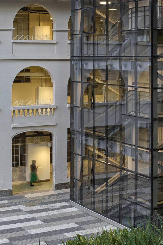 Colégio Bernoulli Cidade Jardim / BCMF Arquitetos - Fotografia de Interiores, Vidro, Escada