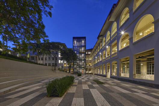 Colégio Bernoulli Cidade Jardim / BCMF Arquitetos - Fotografia de Exterior, Aido