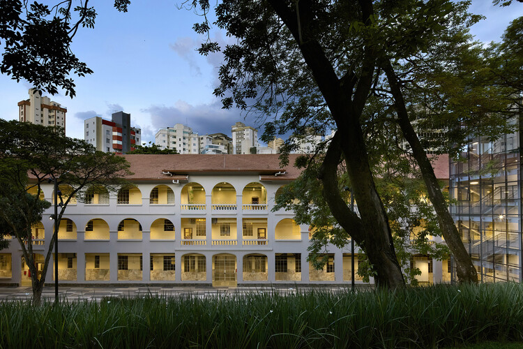 Colégio Bernoulli Cidade Jardim / BCMF Arquitetos - Fotografia de Exterior