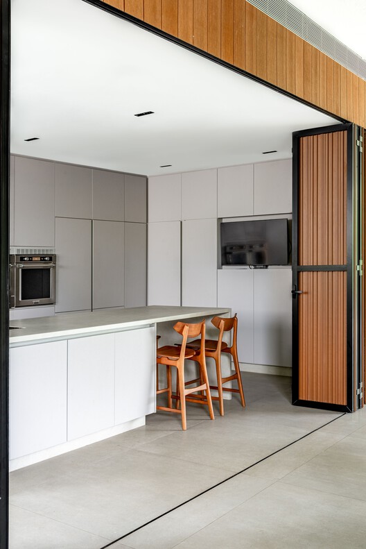 Casa Jenga / studio gm - Fotografía interior, Cocina, Madera, Puerta, Iluminación, Vidrio