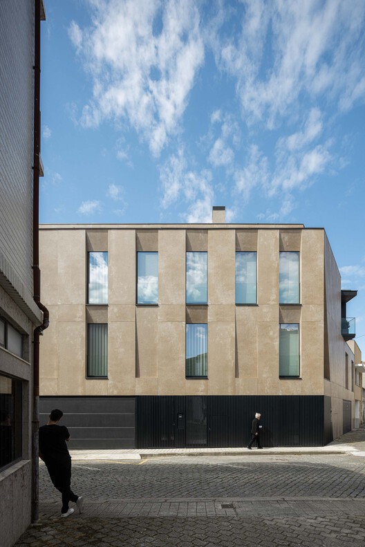 Reabilitação Poveira – Edifício FS11 / Urbanpolis – Construções e Empreendimentos, Lda - Fotografia de Exterior