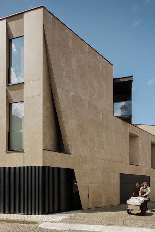 Reabilitação Poveira – Edifício FS11 / Urbanpolis – Construções e Empreendimentos, Lda - Fotografia de Exterior