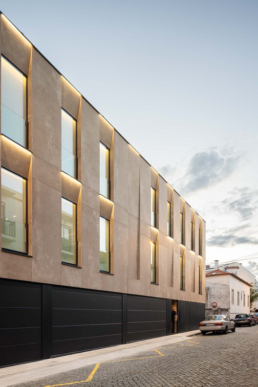 Reabilitação Poveira – Edifício FS11 / Urbanpolis – Construções e Empreendimentos, Lda - Fotografia de Exterior