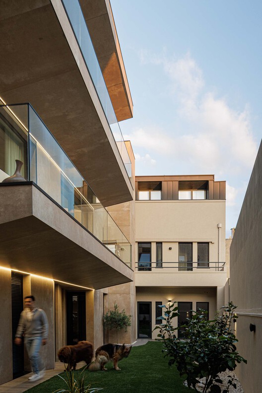 Reabilitação Poveira – Edifício FS11 / Urbanpolis – Construções e Empreendimentos, Lda - Fotografia de Exterior, Balcão