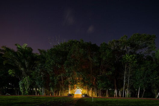 Senderos de Aldeia / NEBR Arquitetura - Imagen 12 de 19