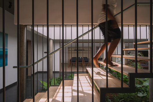 Residência Teal / Monsoon Projects - Fotografia de Interiores, Escada, Corrimão