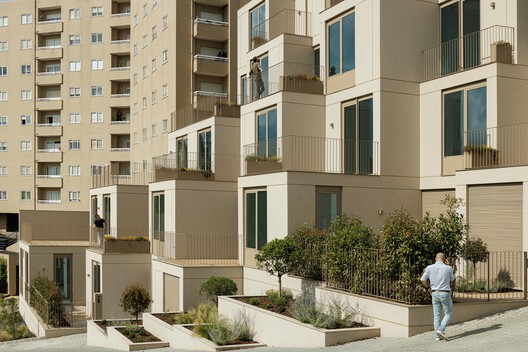 Edifício Residencial Macau Valley / Hori-zonte - Fotografia de Exterior, Balcão, Concreto