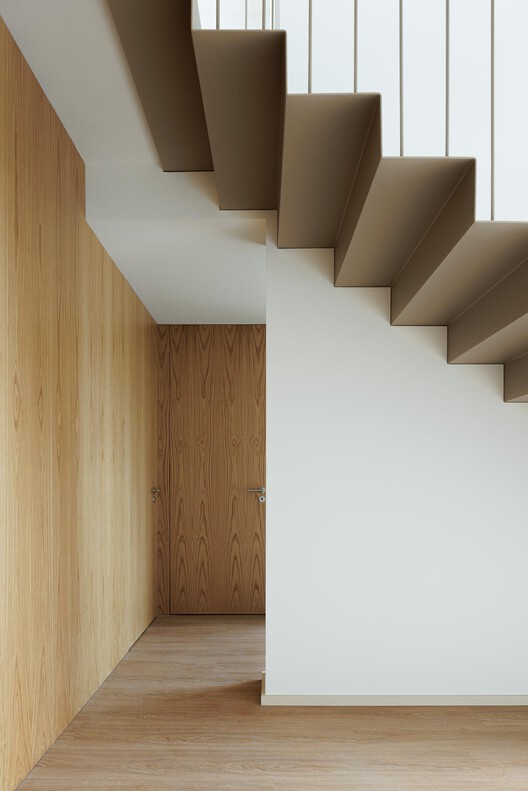 Edifício Residencial Macau Valley / Hori-zonte - Fotografia de Interiores, Escada, Madeira, Corrimão