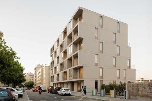 Edifício Residencial Macau Valley / Hori-zonte - Fotografia de Exterior, Balcão