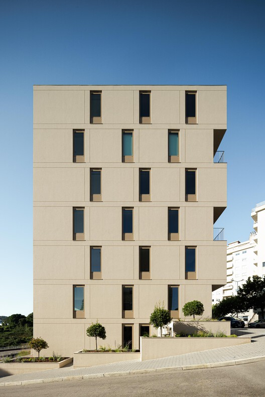 Edifício Residencial Macau Valley / Hori-zonte - Fotografia de Exterior, Concreto, Balcão