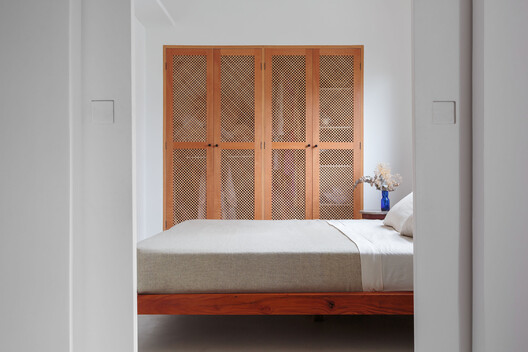 Apartamento RS / MZNO - Fotografia de Interiores, Dormitório, Cama, Madeira