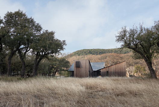 Guesthouses and Lessons in Generosity: Spaces of Hospitality in Rural America - Image 7 of 44