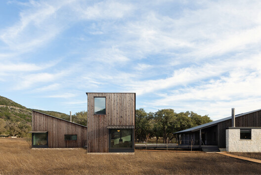 Guesthouses and Lessons in Generosity: Spaces of Hospitality in Rural America - Image 8 of 44