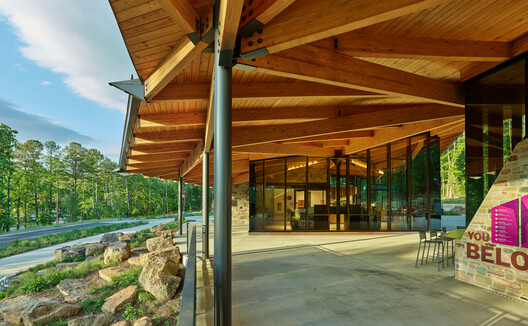 Guesthouses and Lessons in Generosity: Spaces of Hospitality in Rural America - Image 11 of 44