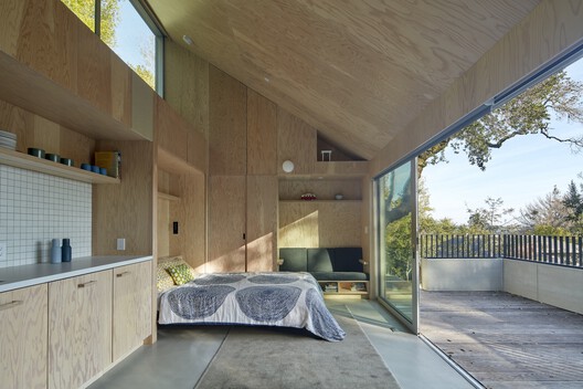 Guesthouses and Lessons in Generosity: Spaces of Hospitality in Rural America - Image 2 of 44