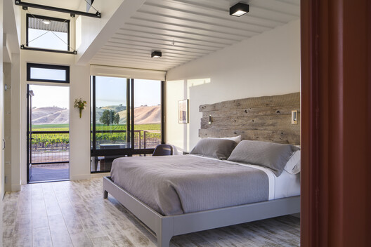 Guesthouses and Lessons in Generosity: Spaces of Hospitality in Rural America - Image 39 of 44