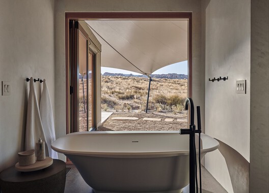 Guesthouses and Lessons in Generosity: Spaces of Hospitality in Rural America - Image 21 of 44