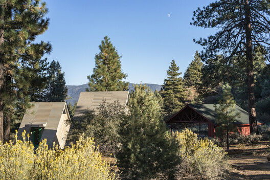 Guesthouses and Lessons in Generosity: Spaces of Hospitality in Rural America - Image 17 of 44