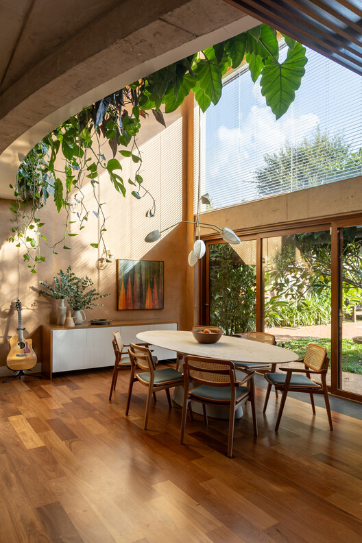 Casa Diógenes / DalArqui - fotografía de interiores, restaurante, madera, iluminación, mesas, sillas