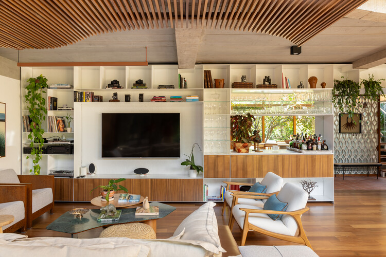 Casa Diógenes / DalArqui - fotografía de interiores, madera, mesas, sillones, sillas, iluminación