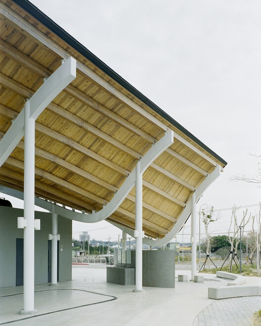 海滨遮阳棚 / B+P Architects - 室内图, 柱, 梁