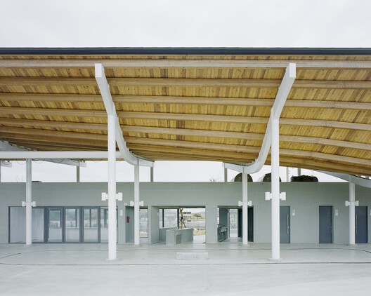 海滨遮阳棚 / B+P Architects - 室内图, 梁