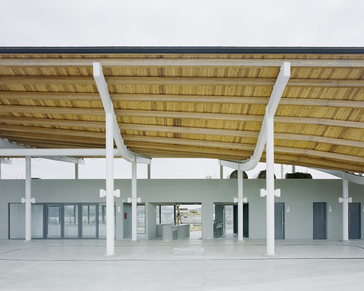 海滨遮阳棚 / B+P Architects - 室内图, 梁