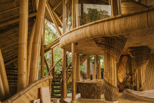 Villa Hideout Flow / Pablo Luna Studio - Imagem 2 de 24