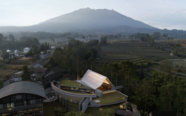 Salón Loka Meru / andramatin - fotos exteriores