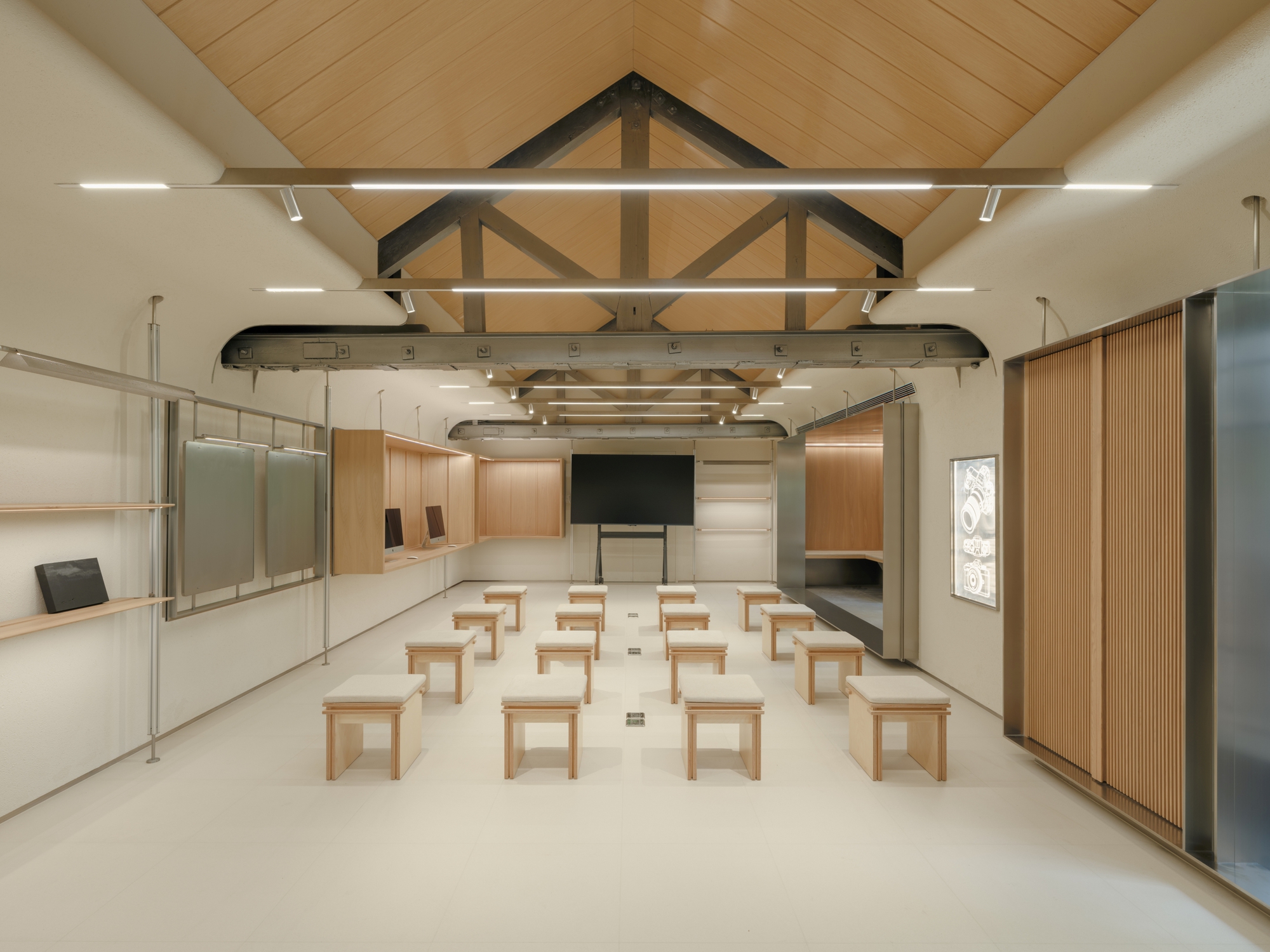 Nikon Shanghai Flagship Store 2.0 / LUKSTUDIO