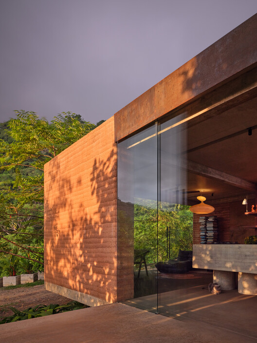 Studio House / Formafatal - fotografía exterior, madera, ladrillo