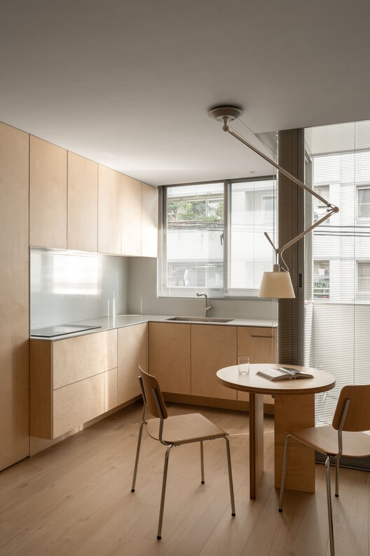 10号巷弄住宅 / True Thing Design Studio - 室内图, 厨房, 木头, 台面, 桌子, 椅子, 灯