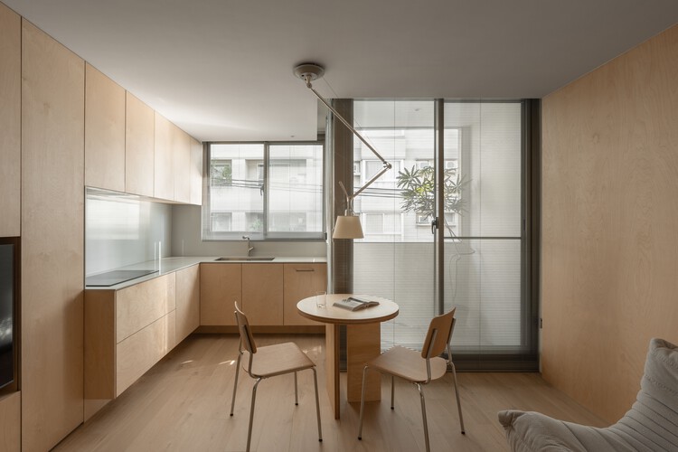 Casa del Callejón 10 / True Thing Design Studio - Fotografía de Interiores, Cocina, Encimeras, Trajas, Vidrios, Sillas