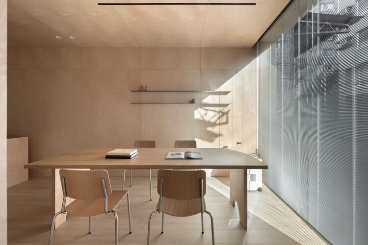 Casa del Callejón 10 / True Thing Design Studio - Fotografía de interiores, mesas, sillas