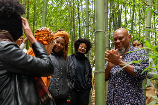 Cambará Instituto explora bambu como meio para uma arquitetura afro-brasileira baseada em ancestralidade e práticas coletivas - Imagem 9 de 12