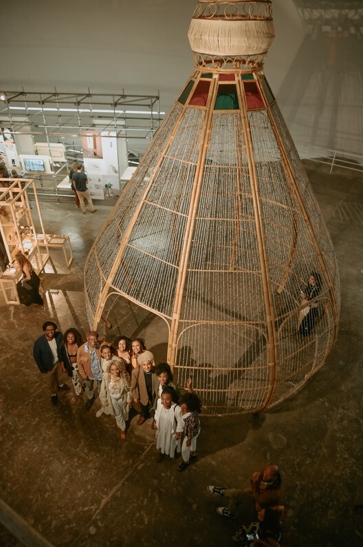Cambará Instituto explora bambu como meio para uma arquitetura afro-brasileira baseada em ancestralidade e práticas coletivas - Imagem 7 de 12