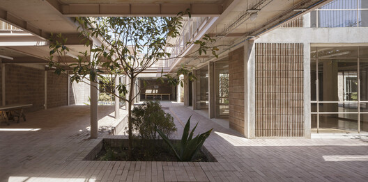 Democratizar el acceso a la cultura: pasado, presente y futuro de los centros culturales - Imagen 11 de 13